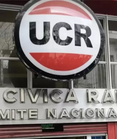 La fachada del local central de la Unin Cvica Radical (UCR).