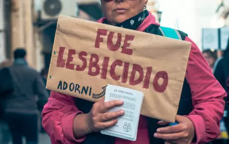 Imagen de una de las marchas por el triple lesbicidio en Barracas