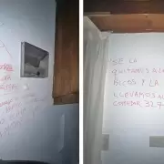 Torturaron a un jubilado, le robaron los ahorros de toda la vida y le dejaron pintadas al estilo "Robo del Siglo"