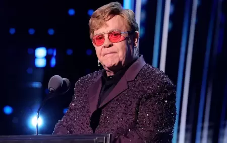 Elton John revel que perdi la vista