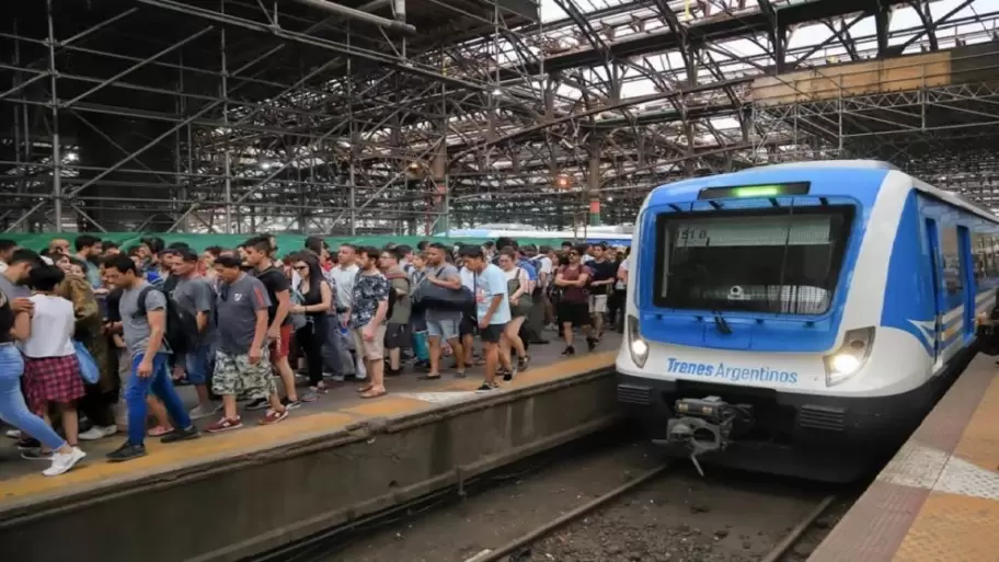 Sigue la medida de fuerza de La Fraternidad: los trenes circulan a 30 kilmetros por hora