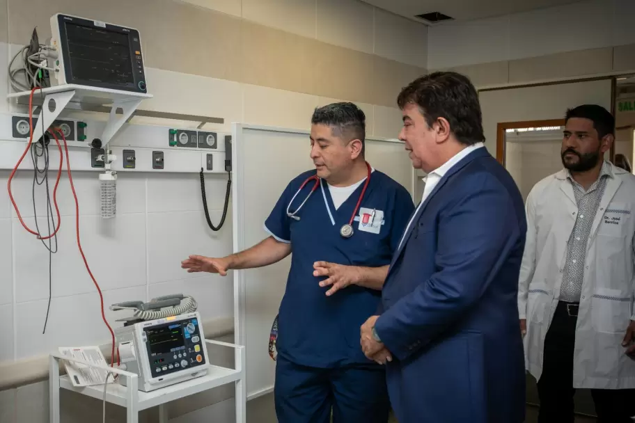 Fernando Espinoza, visit el Centro de Salud Dr. Ramn Castillo, ubicado en Ciudad Evita