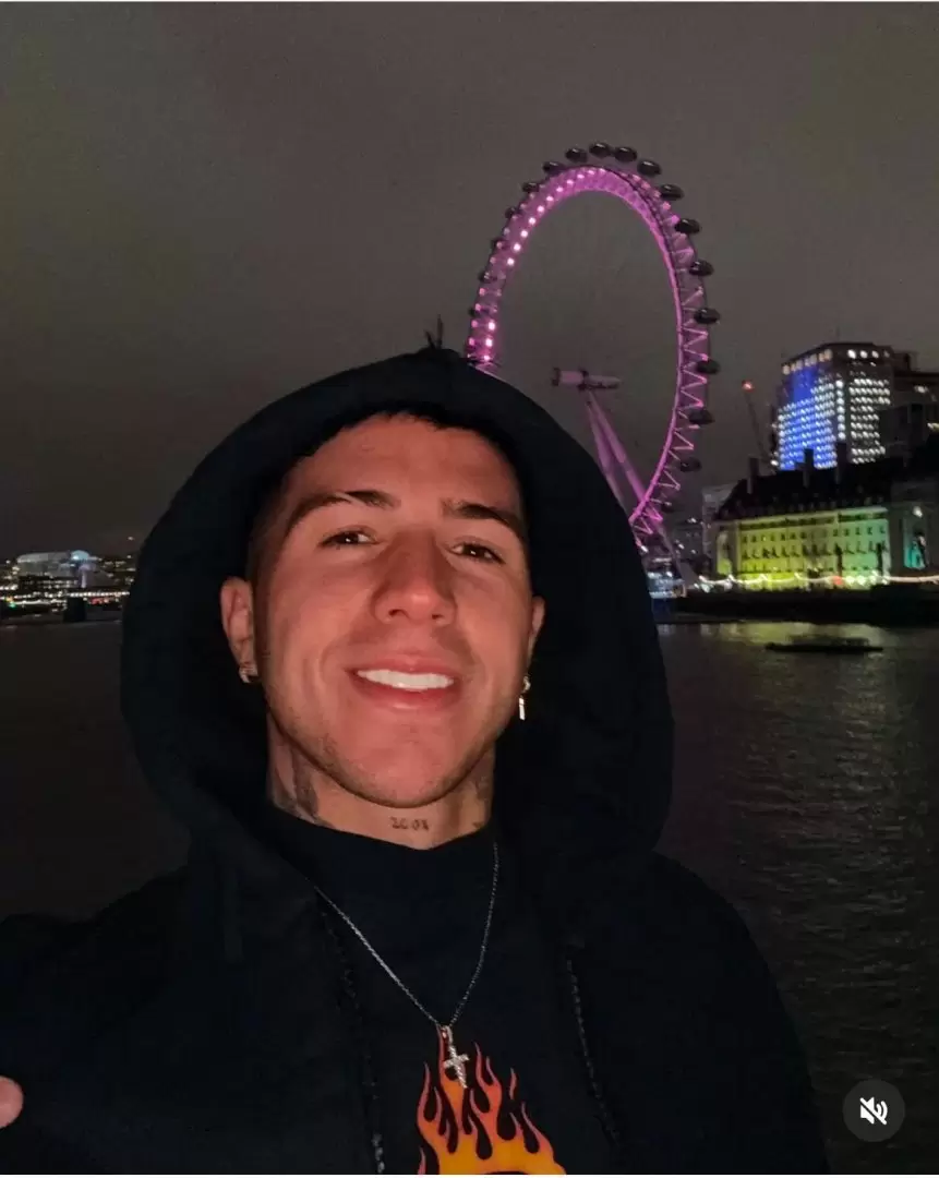 Enzo Fernndez presume sus das de soltero en Londres