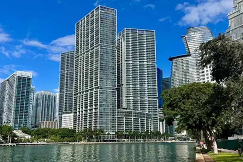 Icon Brickell Towers, edificio donde tiene una propiedad Andrs Vzquez