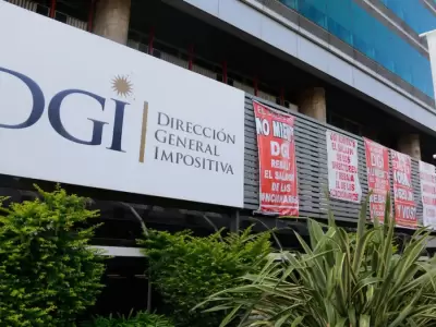 Denuncian que el jefe de la DGI adquiri inmuebles en Miami y no los declar