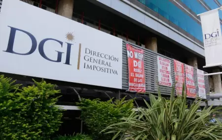 Denuncian que el jefe de la DGI adquiri inmuebles en Miami y no los declar