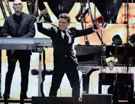 Luis Miguel cerr� su gira mundial en el Campo Argentino de Polo de Buenos Aires.