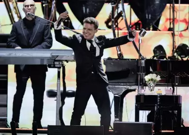 Luis Miguel cerr� su gira mundial en el Campo Argentino de Polo de Buenos Aires.