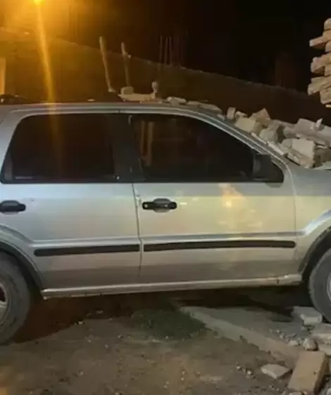 Chocaron contra el frente de una casa