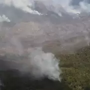 Federalismo: el avin hidrante de Santiago del Estero se sum a las tareas de combate del incendio en el Nahuel Huapi