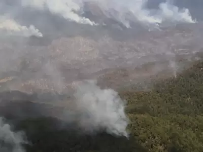 Federalismo: el avin hidrante de Santiago del Estero se sum a las tareas de combate del incendio en el Nahuel Huapi