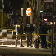 Noche de horror en Nueva York: al menos 11 heridos por un feroz tiroteo frente a un boliche de Queens