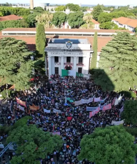 Trabajadores realizaron una movilizacin para manifestarse en contra del cierre del Conti