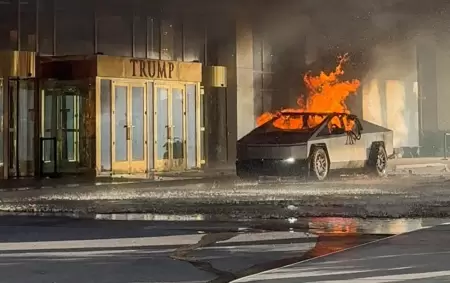 Tesla Cybertruck explotado frente al hotel de Trump