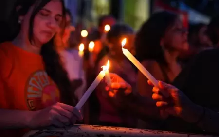 Cientos de personas asistieron al Centro Cultural Conti