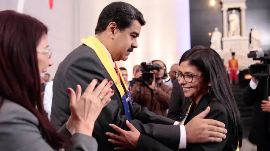 Delcy Rodrguez y Nicols Maduro