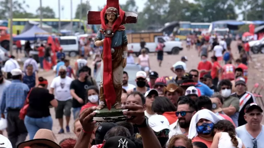 Alrededor de un milln de personas se acercan al santuario ubicado en Mercedes, Corrientes