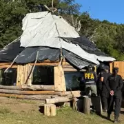 Dramtico: desalojan a familias de la comunidad mapuche que habitaban en el parque Los Alerces