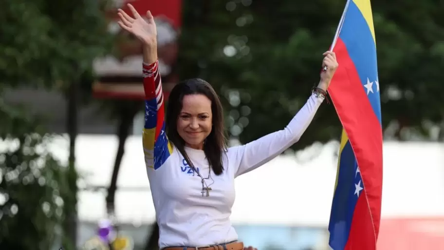 Mara Corina Machado habra sido retenida a la fuerza luego de manifestarse en contra de la jura de Maduro