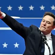 Milei neg el saludo nazi de Elon Musk y el FMI lo premi con un cargo para Sturzenegger