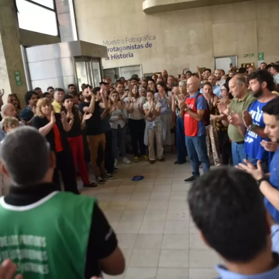 Los trabajadores del PAMI en estado de alerta por los despidos y el vaciamiento.