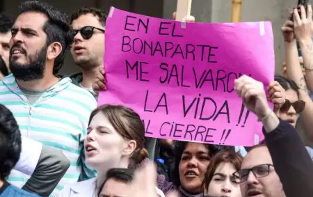 Trabajadores del Boaparte y sus pacientes en pie de lucha