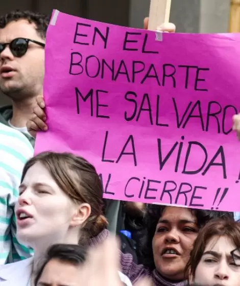 Trabajadores del Boaparte y sus pacientes en pie de lucha