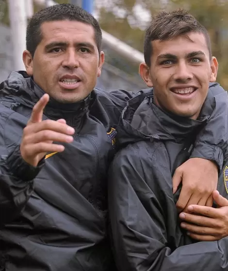 Juan Romn Riquelme y Leandro Paredes, cuando compartan plantel en Boca Juniors.