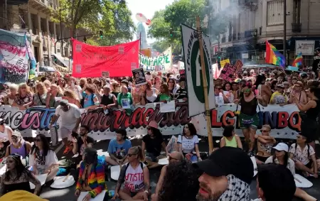 Marcha Federal LGTBIQ+: los manifestantes se movilizan a la Plaza de Mayo