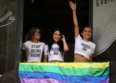 Lali Espsito en la Marcha Federal LGBT+ Antifascista