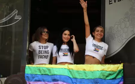 Lali Espsito en la Marcha Federal LGBT+ Antifascista