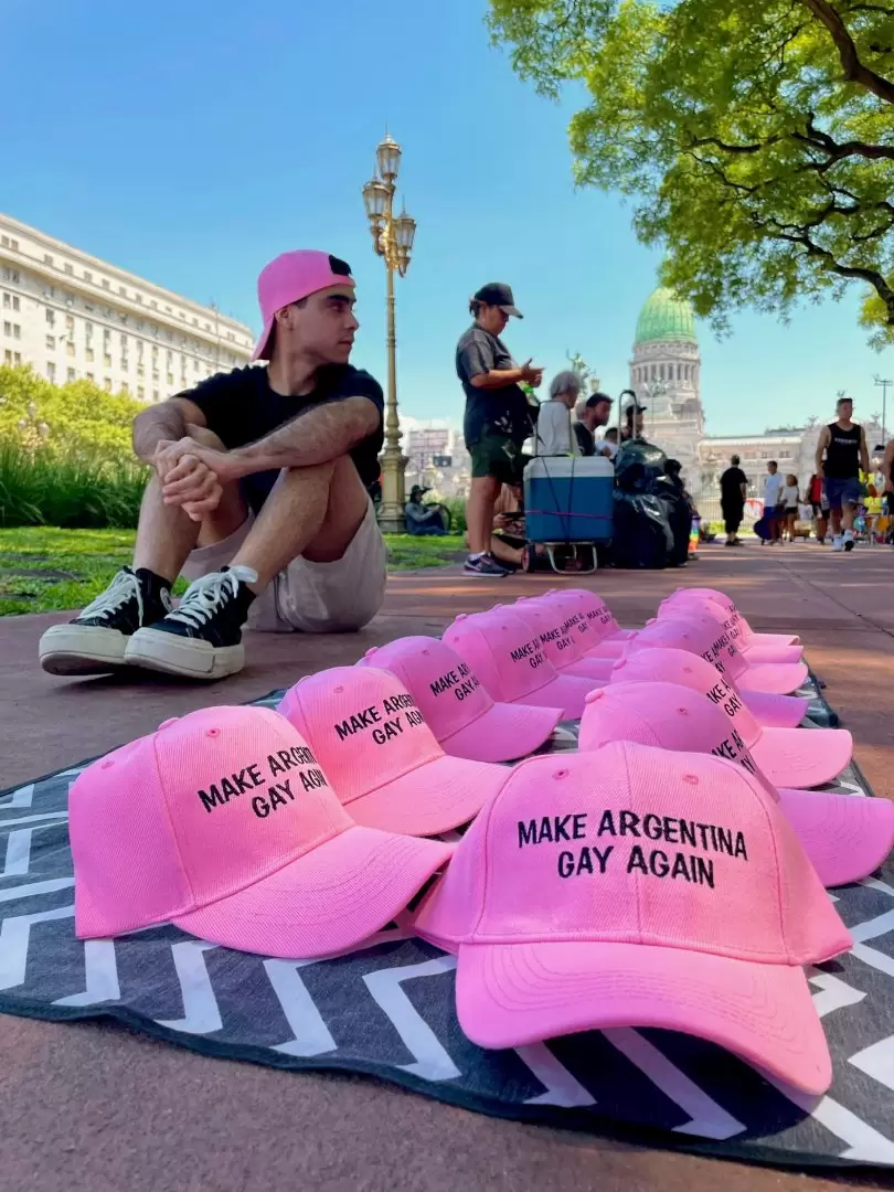 "Make Argentina Gay Again"