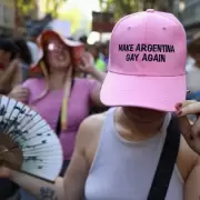 "Make Argentina Gay Again": la historia detrs de las gorras que se hicieron virales en la  Marcha del Orgullo Antifascista y Antirracista