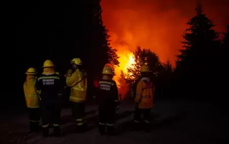 El incendio en el Parque Nacional Nahuel Huapi contina activo