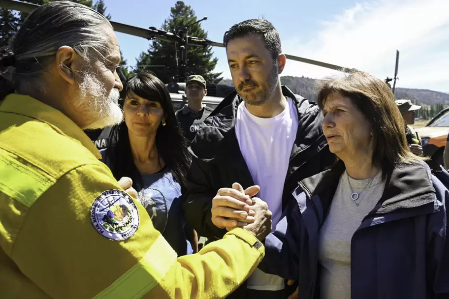 Patricia Bullrich es la responsable de la lucha contra el fuego desde diciembre