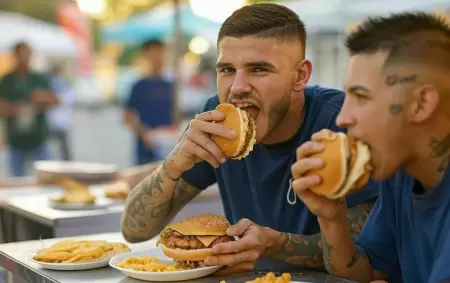 Mauro Icardi y L-Gante disfrutando de unas hamburguesas, segn la IA