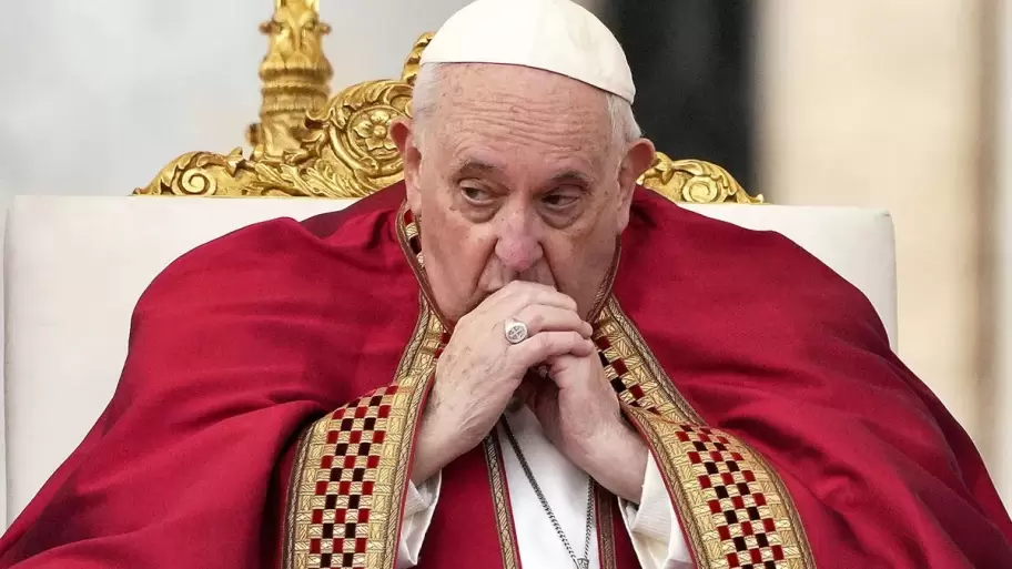 El papa Francisco sufre "una infeccin polimicrobiana del tracto respiratorio"