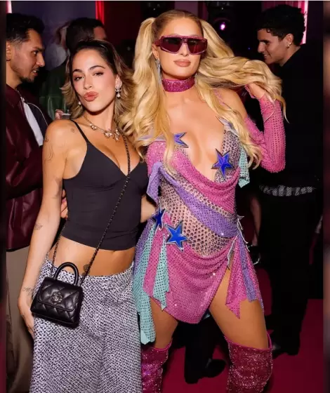 Tini y Paris Hilton a puro festejo