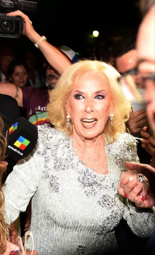 "Es un da muy feliz", fueron las palabras de Mirtha Legrand al llegar a su festejo de cumpleaos