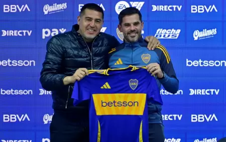 Riquelme busca una prolija salida de Gago