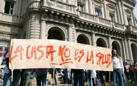 Milei promulg la emergencia peditrica y el financiamiento universitario, pero suspendi su aplicacin