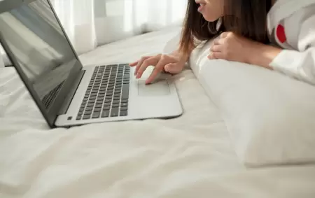 Laptop Es recomendable usarla en la cama?