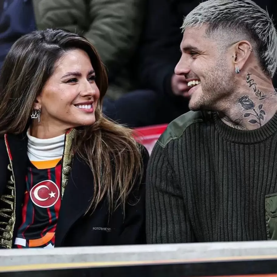 La China y Mauro Icardi viendo al Galatasaray