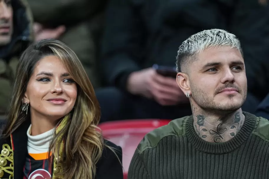 La China y Mauro Icardi viendo al Galatasaray