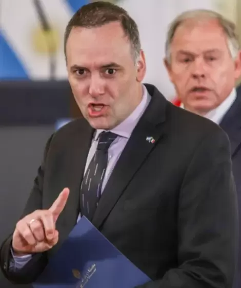 Manuel Adorni cambió el protocolo en las conferencias de prensa de la Rosada.