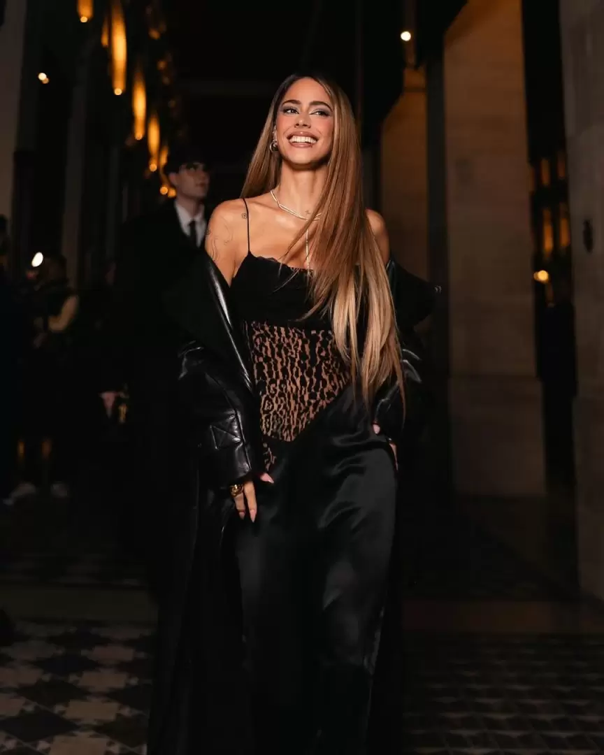 Tini Stoessel en el desfile de Balmain