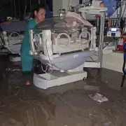 Desastre en Bahía Blanca: el Hospital Penna colapsó por la inundación y debieron evacuar a los bebés recién nacidos
