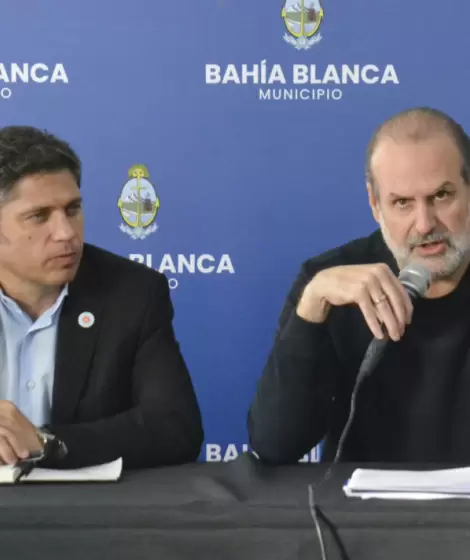 El intendente de Baha Blanca, Federico Susbielles, en conferencia de prensa junto al gobernador bonaerense Axel Kicillof.