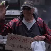 Jubilados ajustados para sostener el superávit: el Gobierno congeló el bono en $70 mil y profundiza la licuación de haberes