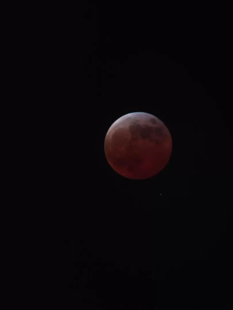 El eclipse lunar del 14 de marzo de 2025, conocido como luna de sangre, fue un evento astronmico especial